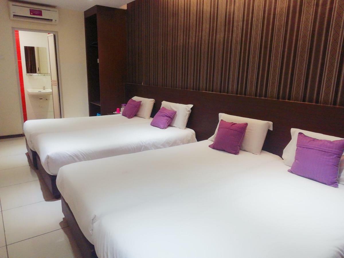 Remember Hotel Bukit Gambir Exterior foto